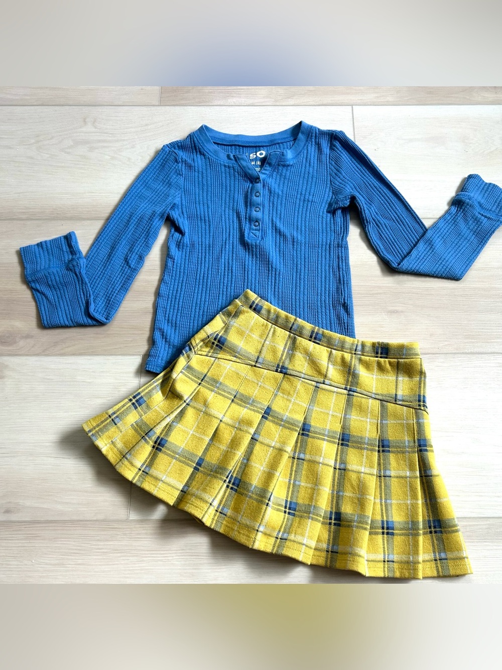 Girls pleated plaid skort and top outfit - size 8